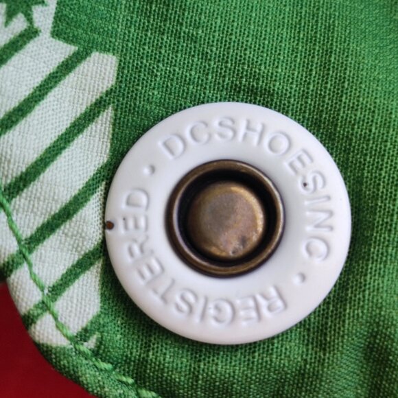 DC Shoes board short green with graphic design men's size 32 - Picture 6 of 8